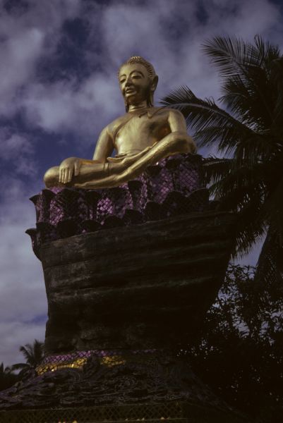 Alcune tra le numerose rappresentazioni di Budda