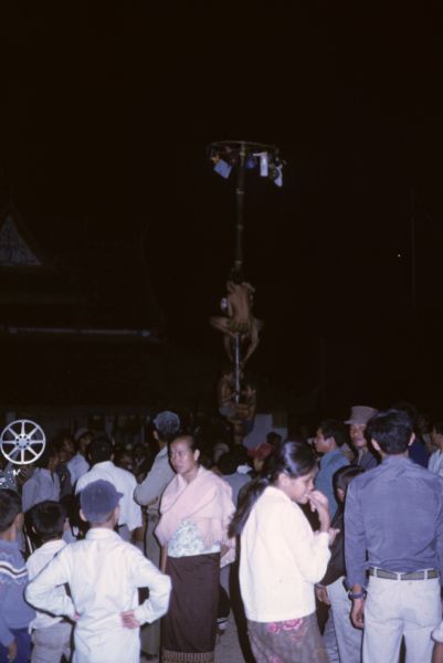 Una delle numerose feste religiose che si svolgono attorno alla pagoda